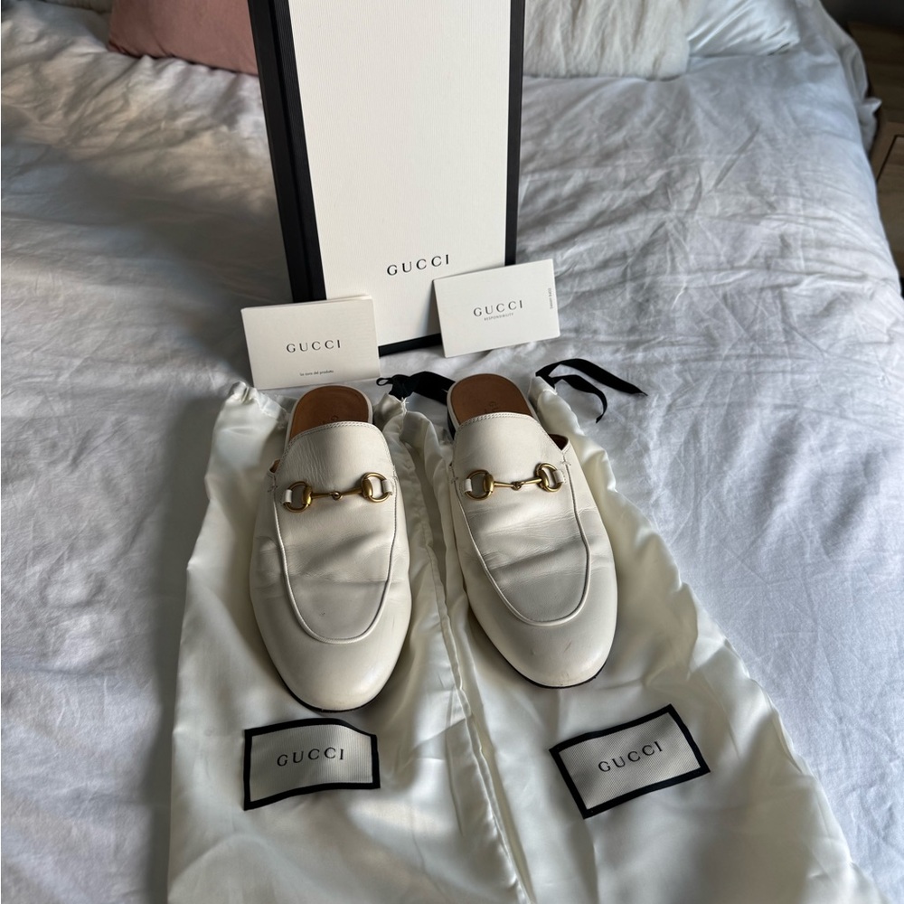 Gucci Cream Loafers with Gold Details - Picture 4 of 16